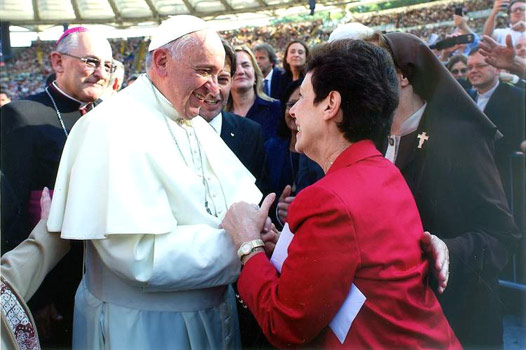 Patti Gallagher Mansfield with
                              Pope Francis